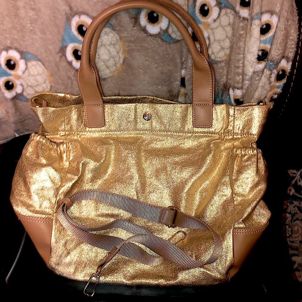 Libby.Edelman Golden Crossbody! 💫⭐️